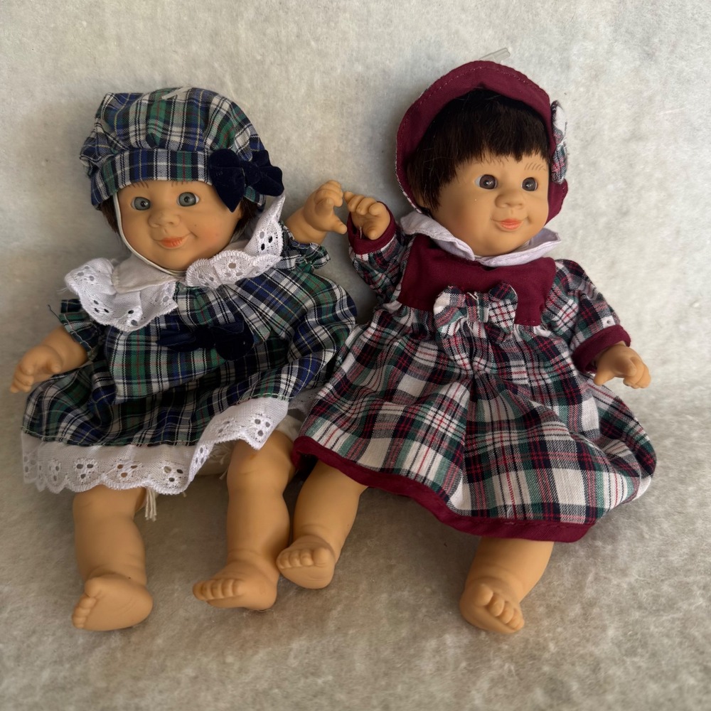 GI Go Toys Twin Dolls Tartan Plaid Outfits Vintage Collectible